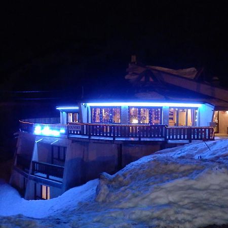 Le Sestriere Hotel Алос Екстериор снимка