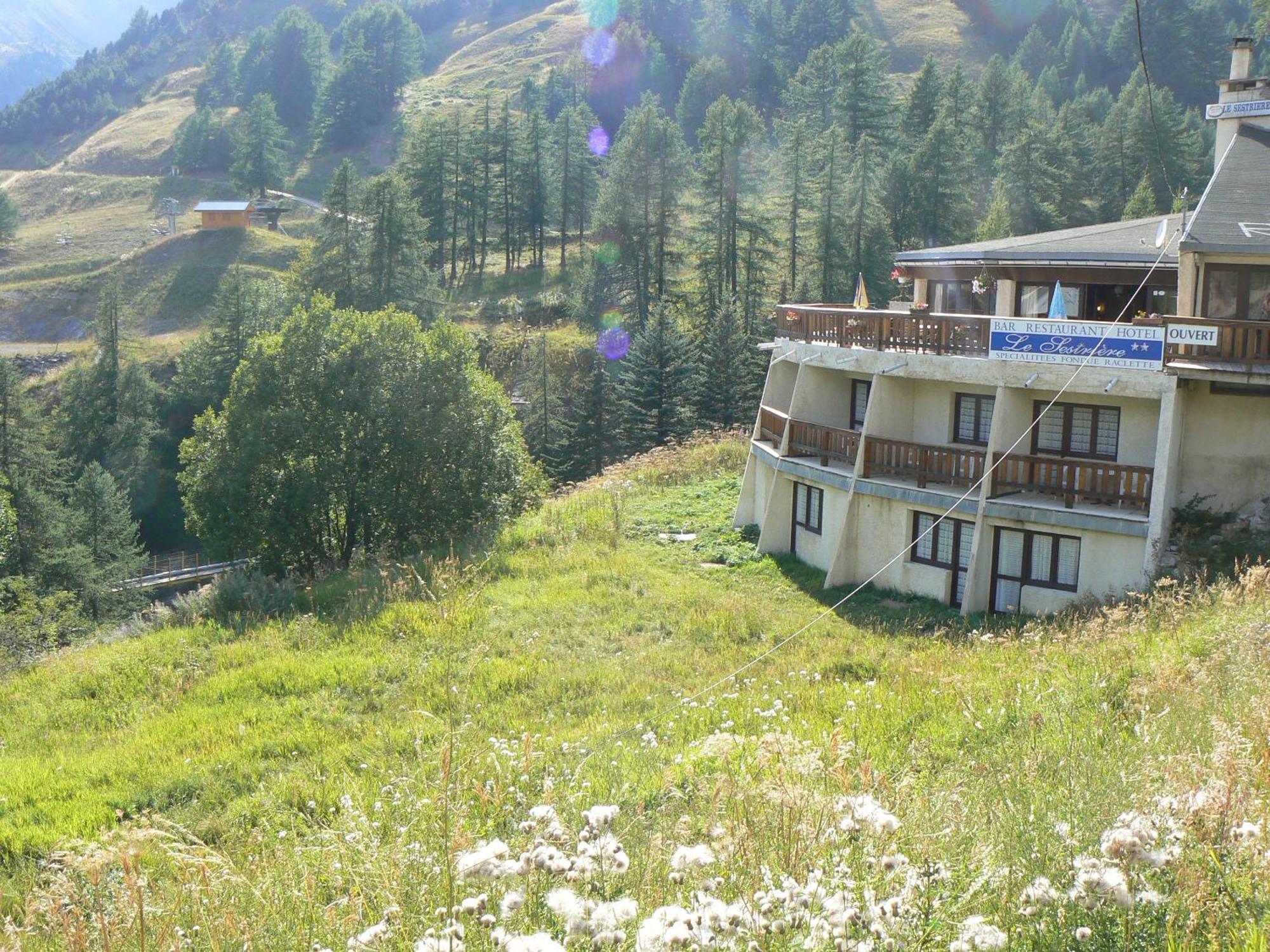 Le Sestriere Hotel Алос Екстериор снимка